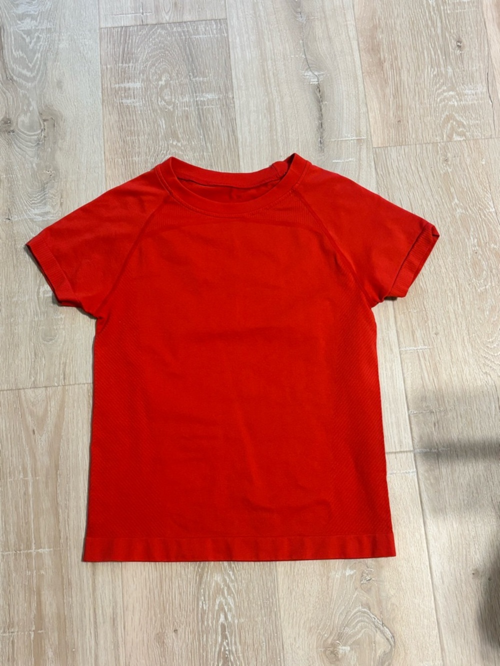 Women Bright Red Short Sleeve Athletic stretch Tee Size Large